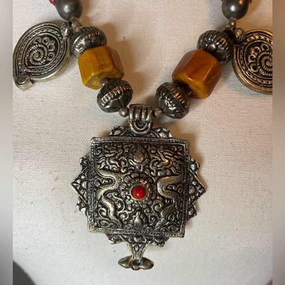 ⭐️ NWOT Vintage necklace - Picture 8 of 8